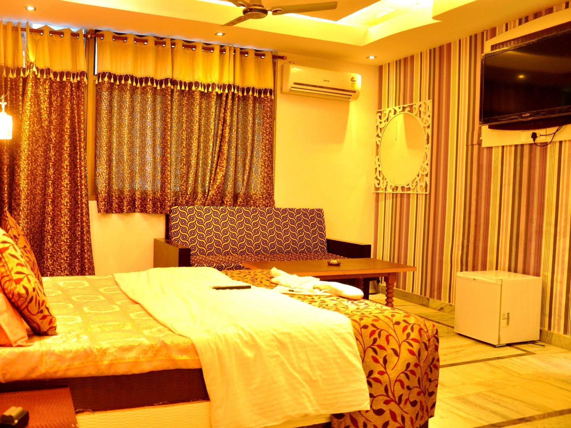 Akash Continental Hotel Rishīkesh Exterior foto